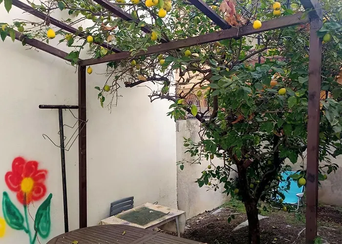 Dom wakacyjny Spacious House In Perpignan Quiet And Friendly *